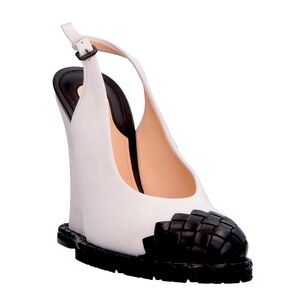 Bottega Venetta Court Slingback Wedge Shoes in Suede and Woven Leather